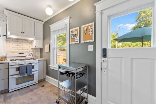 4210 Murray Ave, Milwaukee WI 53211-2012 exterior