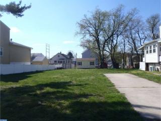 207 4th St, Gloucester, NJ 08030-2630