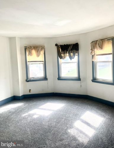 1305 Oak St, Wilmington DE  19805-4340 exterior