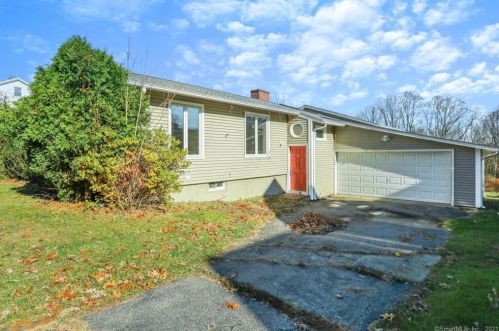 93 Church Hill Rd, Bridgeport, CT 06611-3118
