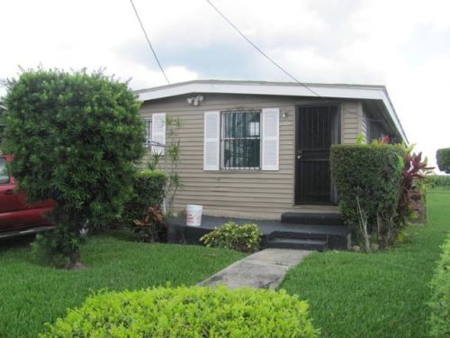 900 Rickey Jackson Blvd, Pahokee, FL 33476-2526