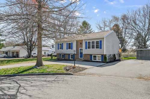 40 Sandy Ct, Hanover PA  17331-9070 exterior