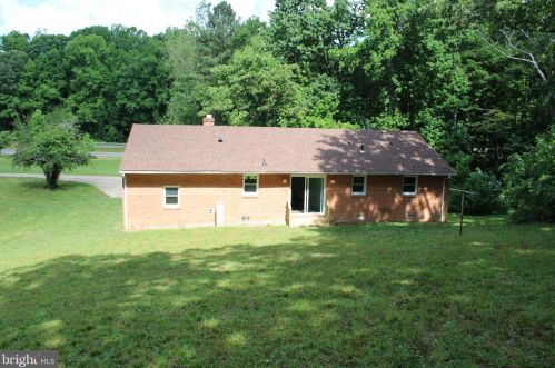 9085 James Madison Pkwy, Owens VA  22485-4903 exterior