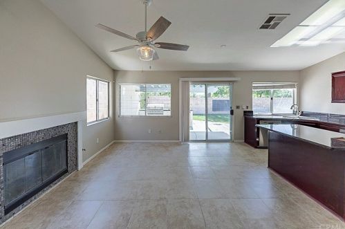 3259 Tamarind Ave, Rialto CA  92377-3657 exterior