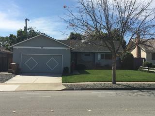 7518 Rainbow Dr, Cupertino CA  95014-5237 exterior