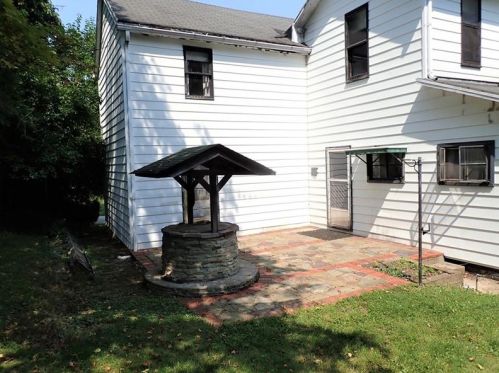 105 Alicia Heights Rd, West Brownsville, PA 15417-9555