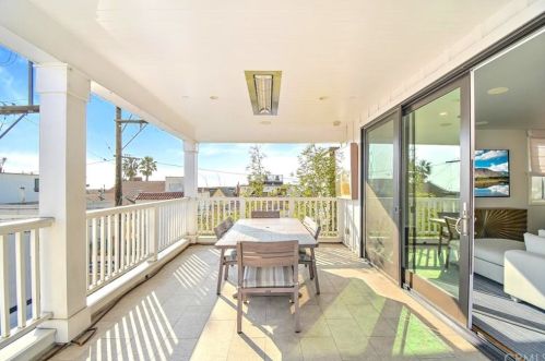 420 31st St, Manhattan Beach CA  90266-3975 exterior