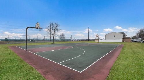 6676 Pioneer Dr, Macungie PA  18062-8466 exterior