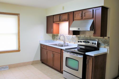 8211 Glen Ave, Milwaukee, WI 53218-2531