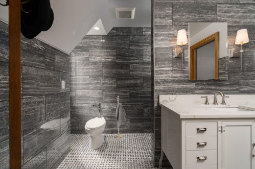 6578 Washington Cir, Milwaukee WI 53213-2460 exterior