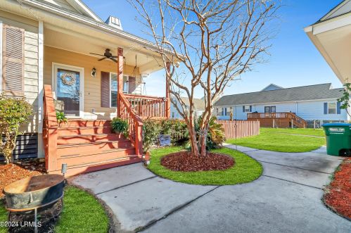 21 Bradford Ct, Beaufort SC  29902-3307 exterior