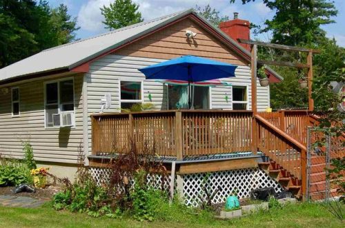 55 Cove St, Goffstown, NH 03045-2681