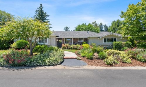410 Traverso Ave, Los Altos, CA 94022-1134