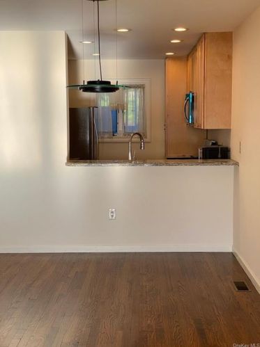 26 Hudson Point Ln, Crotonville NY  10562-5942 exterior