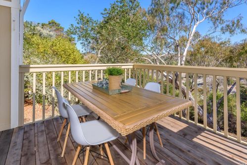 9 Thoreau Cir, Mill Valley CA  94941-4651 exterior
