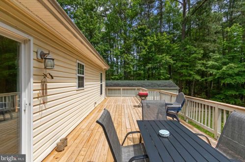 182 Beacon Ct, Montross VA  22520-4078 exterior