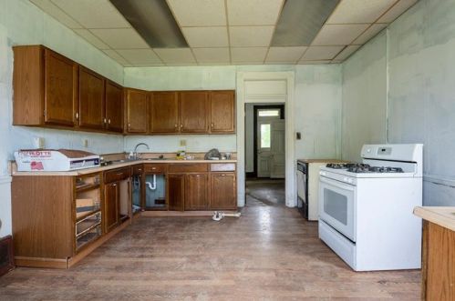 225 Station St, Mc Donald PA  15057-1137 exterior