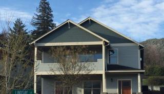 625 Van Sant St, Ashland, OR 97520-1890