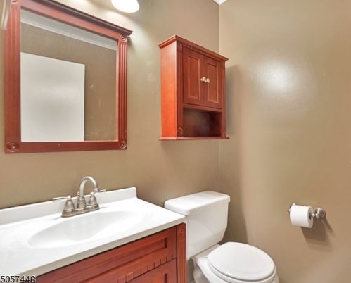 2 Brigade Ct, Bedminster NJ  07921-1838 exterior