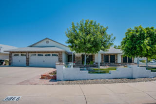 8966 Peck Dr, Glendale, AZ 85305-2438