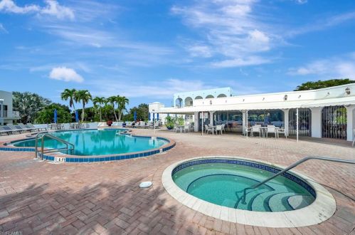 3260 Douglas Dr, Naples FL  34105-7611 exterior