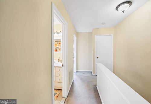 200 Canterbury Ct, East Windsor NJ 08520-5509 exterior