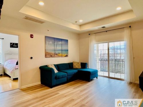 541 Doral Ct, Piscataway NJ  08854-6703 exterior