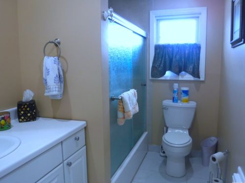 11 Barrington St, Westbury NY  11590-4629 exterior