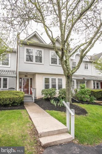 146 Barley Sheaf Dr, Norristown, PA 19403-5303