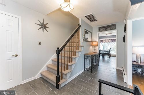 556 Deerfield Dr, Norristown, PA 19403-1202