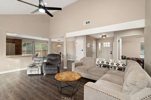 42651 San Julian Pl, Temecula CA  92592-2139 exterior