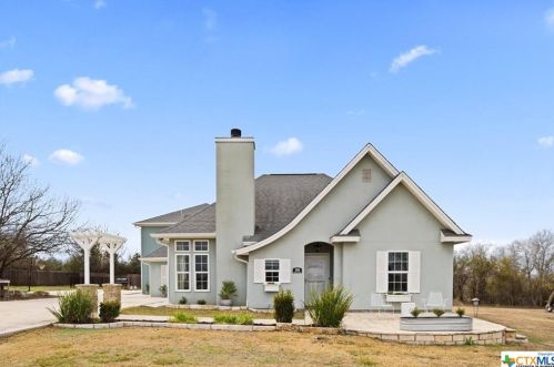 196 Rogues Holw, Seguin, TX 78155-0499