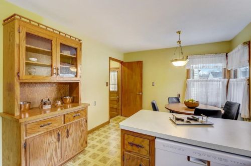 4003 52, Milwaukee WI 53220-2608 exterior