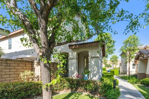 9781 Edenbrook Dr, Riverside, CA 92503-3156