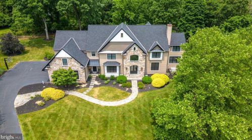 10 Devonshires Ct, Blue Bell PA  19422-2560 exterior