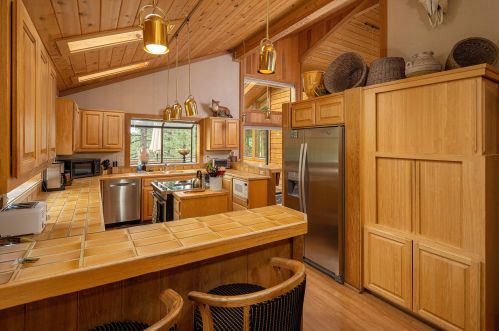 357 Skidder Trl, Truckee CA 96161-3929 exterior