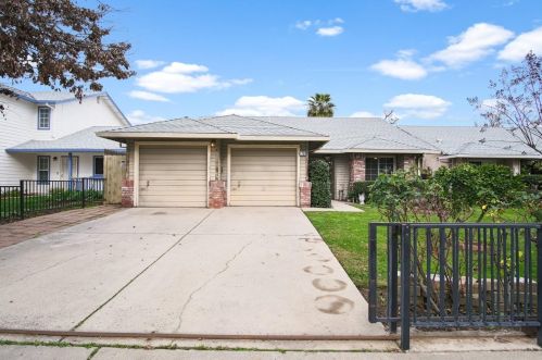 1709 Kansas Ave, Modesto, CA 95358-6722