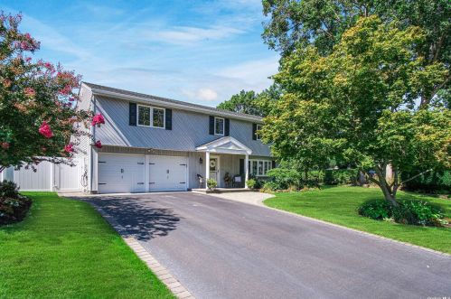16 Kristi Ln, Lake Grove, NY 11755-2516