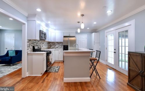 15108 Costa Dr, Woodbridge VA  22193-1647 exterior