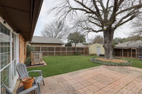 1502 Meadow Glen St, Richardson TX  75081-2541 exterior