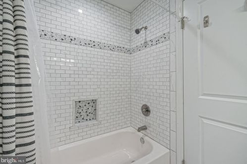 14 Maybrook Ave, Auburn NJ  08085-9703 exterior