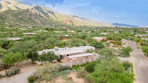 6520 Alvernon Way, Tucson, AZ 85718-2406