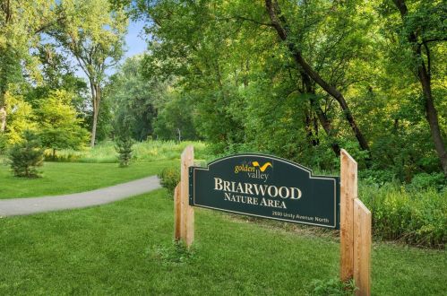 2411 Unity Ave, Minneapolis MN  55422-3449 exterior