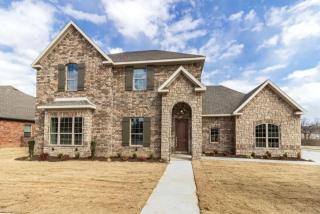 1660 Coopers Cv, Fayetteville, AR 72701-8946