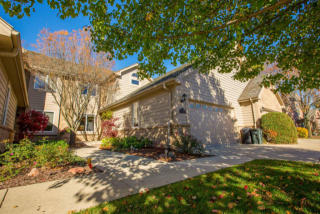 7516 Mallory Way, Hales Corners, WI 53132-2707