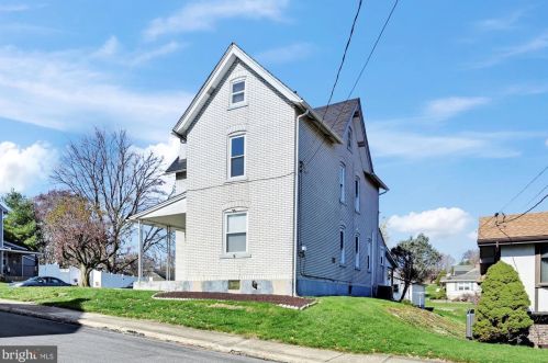 804 Locust St, Catasauqua, PA 18032-1620