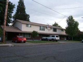 795 Wharton Dr, Grants Pass, OR 97526-1630