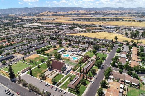 129 Rainier Cir, Vacaville CA  95687-3309 exterior