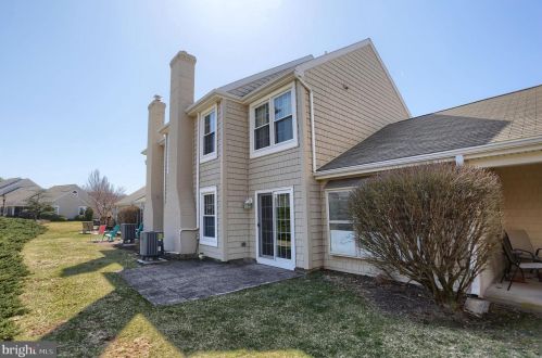 218 Crescent Dr, Swatara, PA 17033-2335