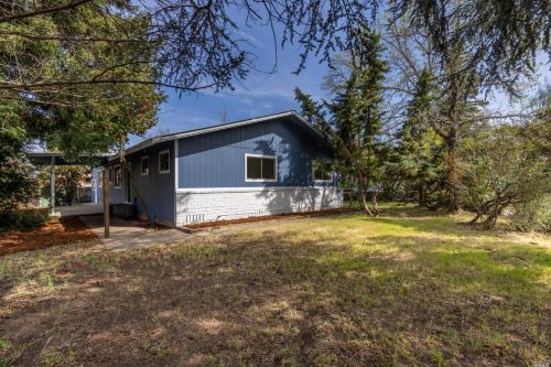 810 Walnut Ave, Ukiah CA  95482-3703 exterior